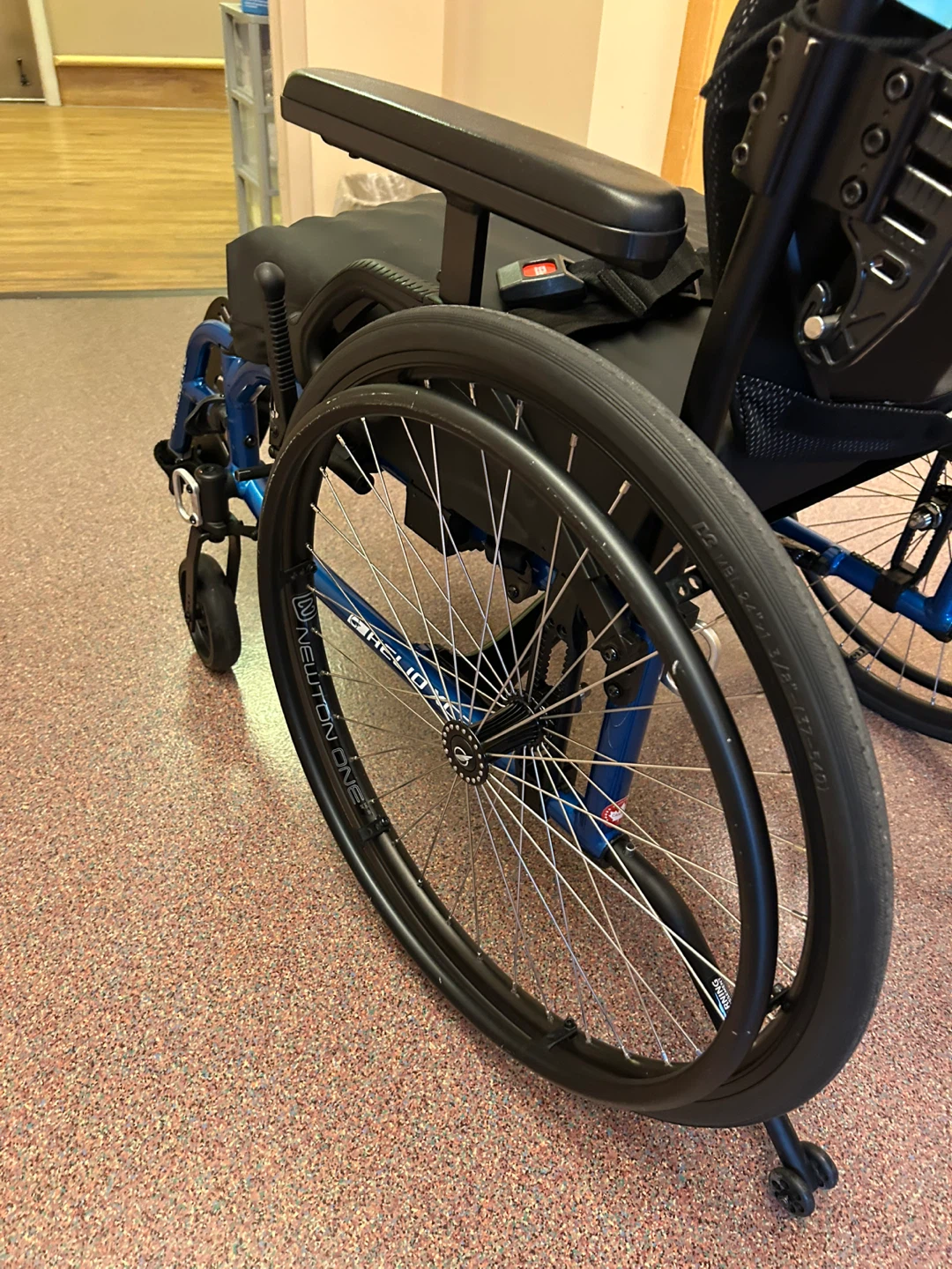 Ki Mobility Catalyst 5x Wheelchair - photo 2