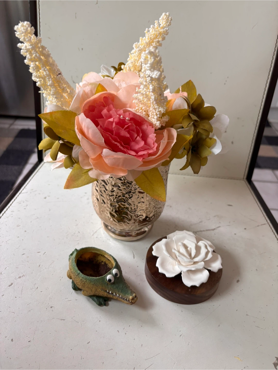 Tiny Alligator Planter Pot, Oil Diffuser, Flowers