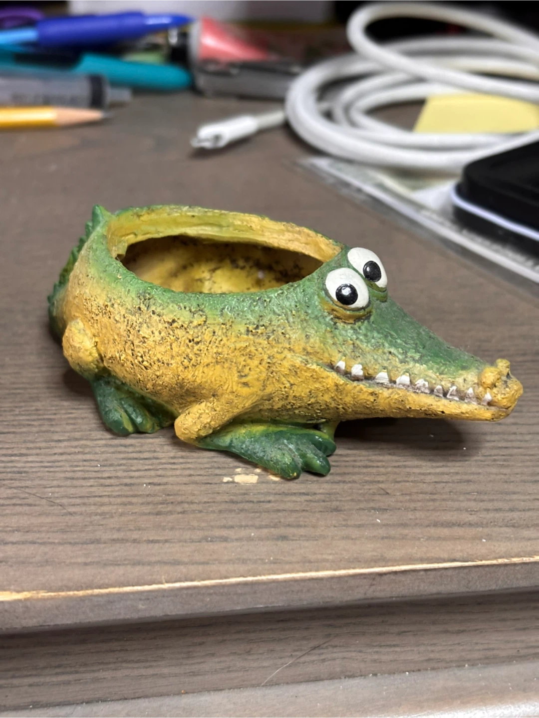Tiny Alligator Planter Pot, Oil Diffuser, Flowers - photo 5