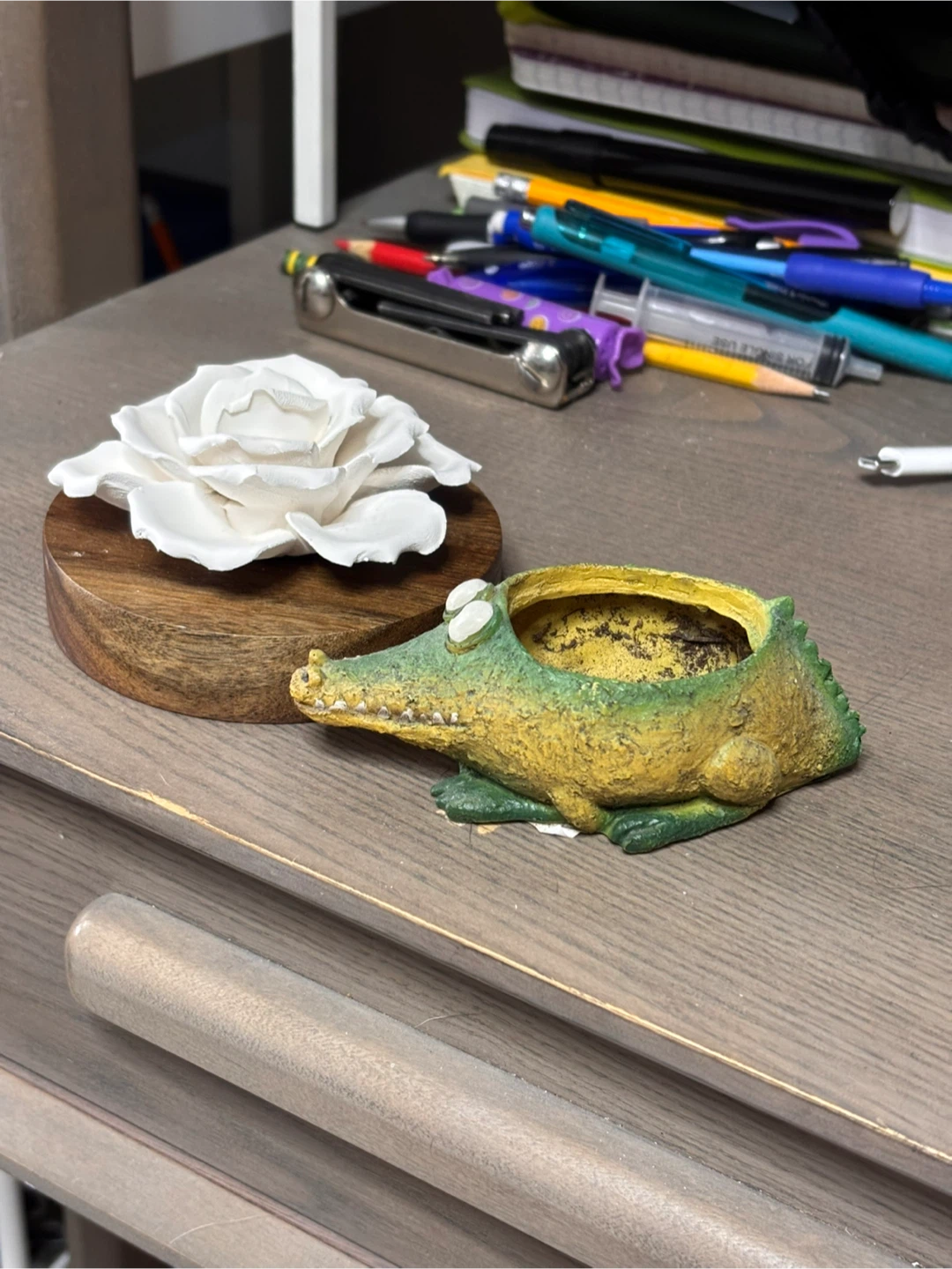 Tiny Alligator Planter Pot, Oil Diffuser, Flowers - photo 4