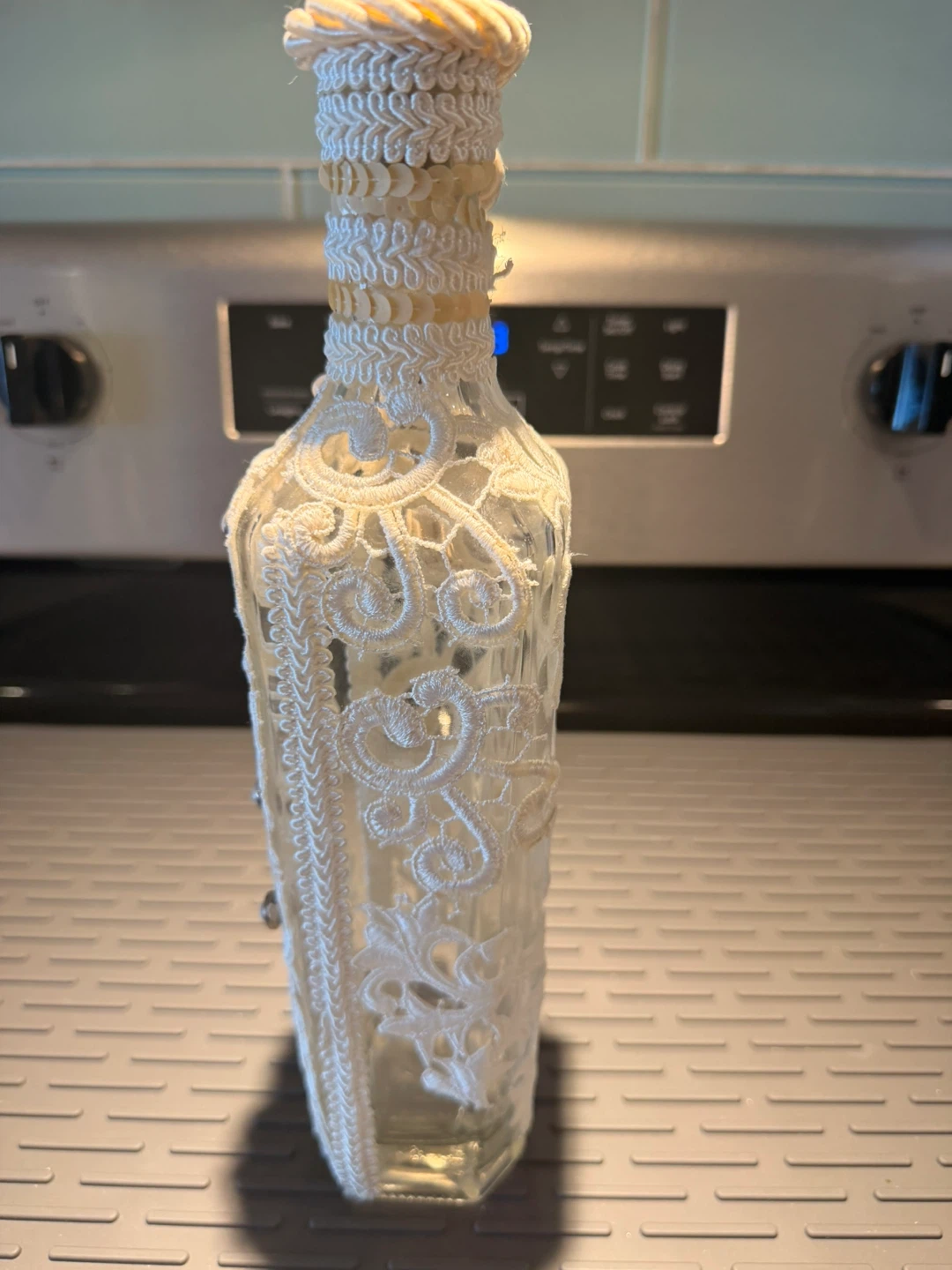 Decorative Lace Covered Bottle with Rope Handle🏆 - photo 3