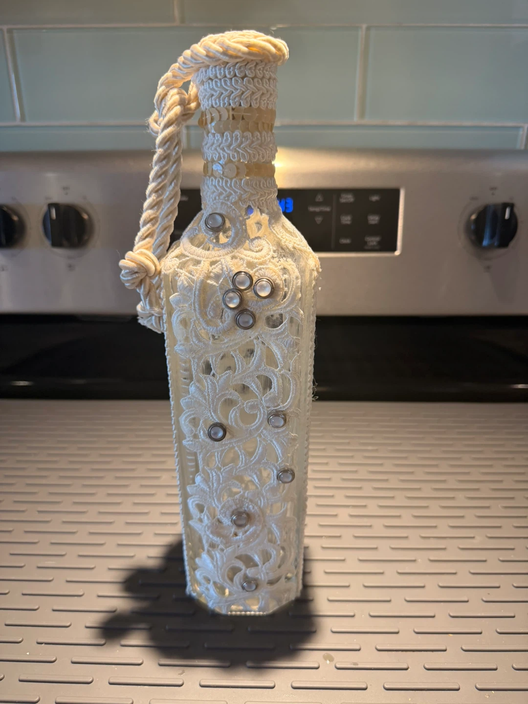 Decorative Lace Covered Bottle with Rope Handle🏆