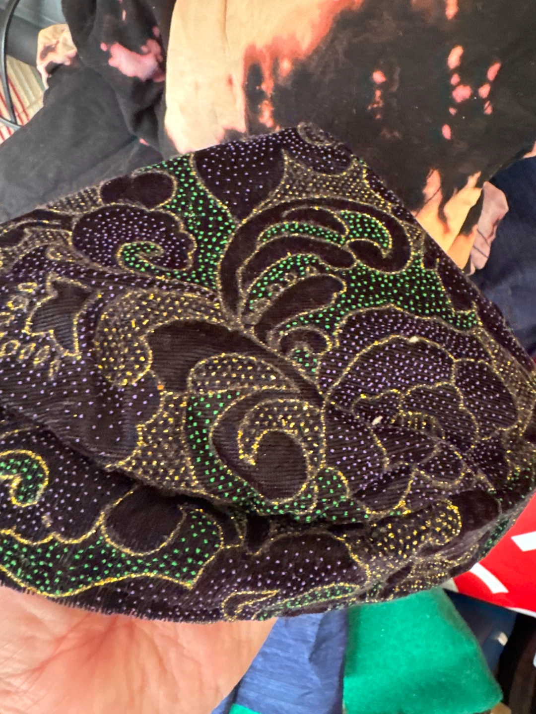Vintage Velvet cloche/cocktail cap with Gold Design - photo 3
