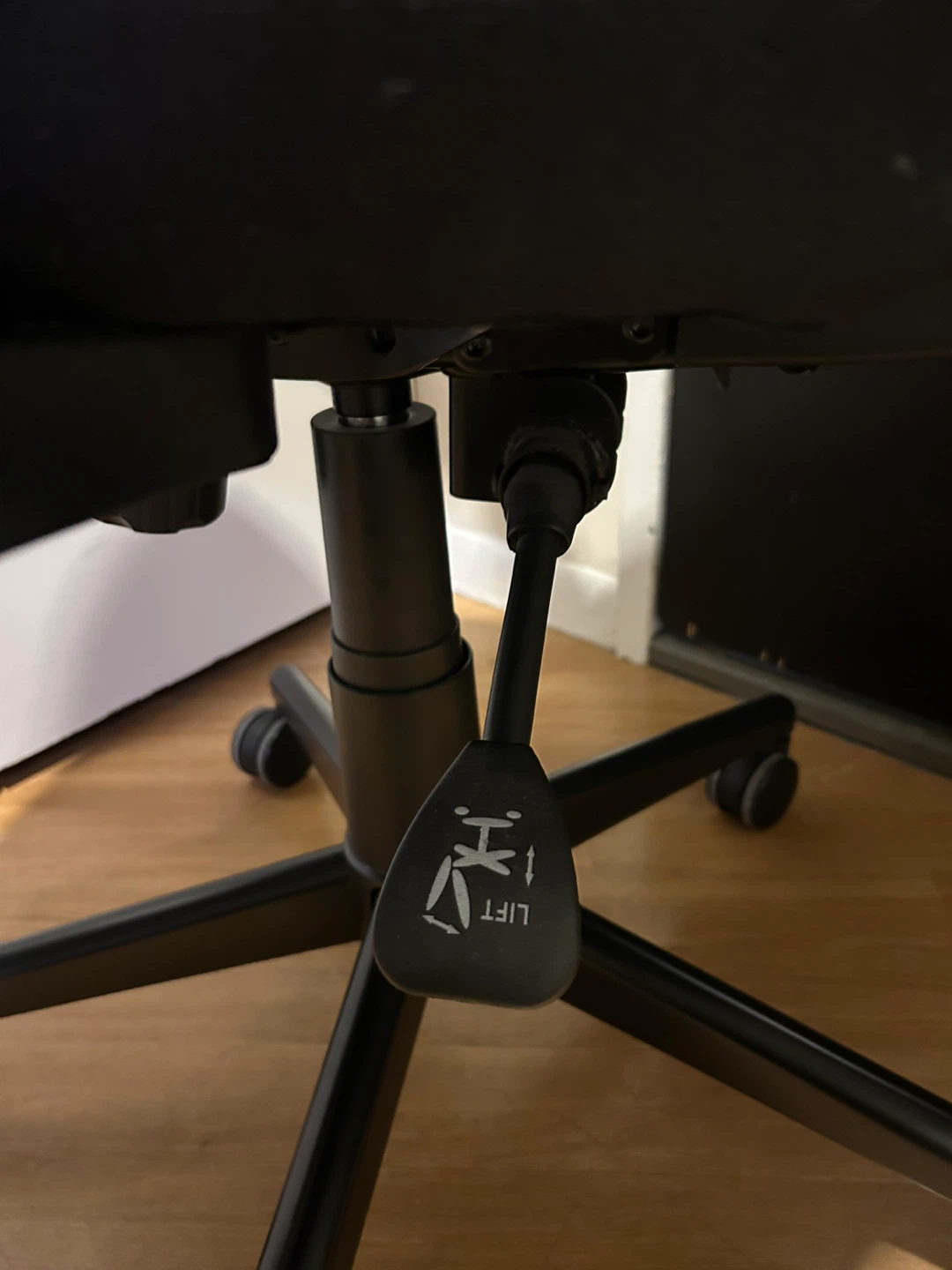 Ergonomic Mesh Office Chair - photo 4