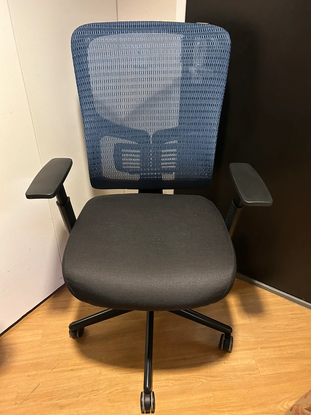 Ergonomic Mesh Office Chair