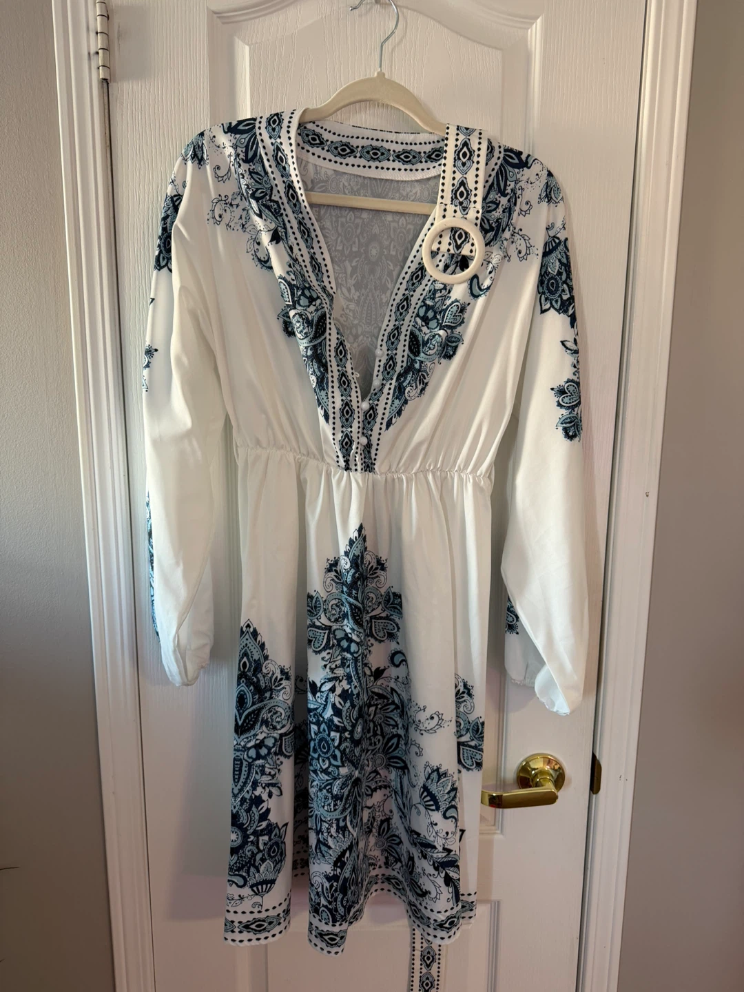 White and Blue Print Dress with Belt, size Large