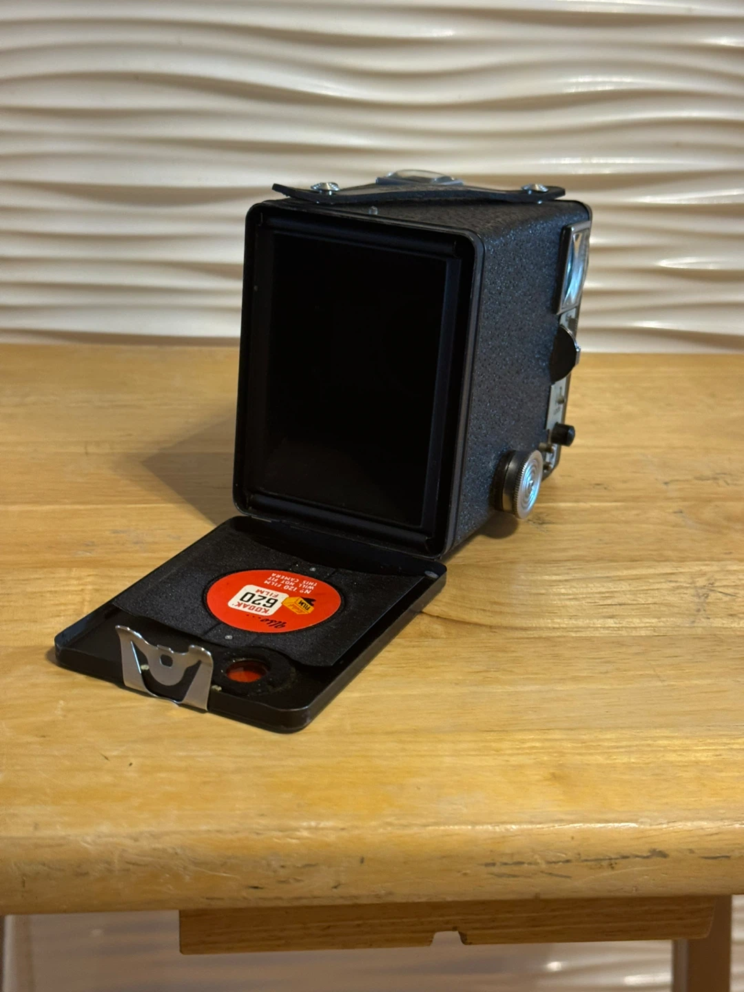 Kodak Six-20 Brownie E Camera - photo 3