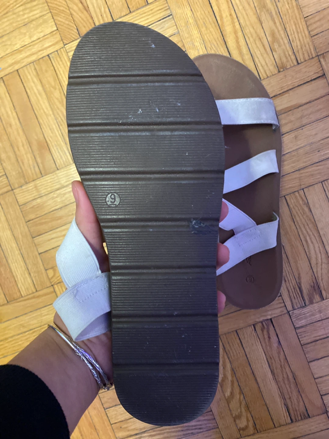 Women's White Strap Sandals Size 9 - photo 2