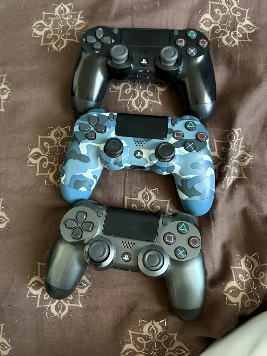 🎮 PlayStation Controllers – Set of 3 (Great Condition) - photo 2
