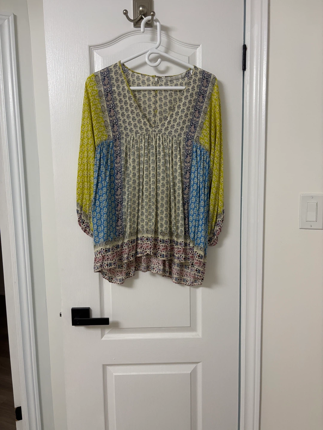 Zara Yellow and Blue Patterned Blouse size small