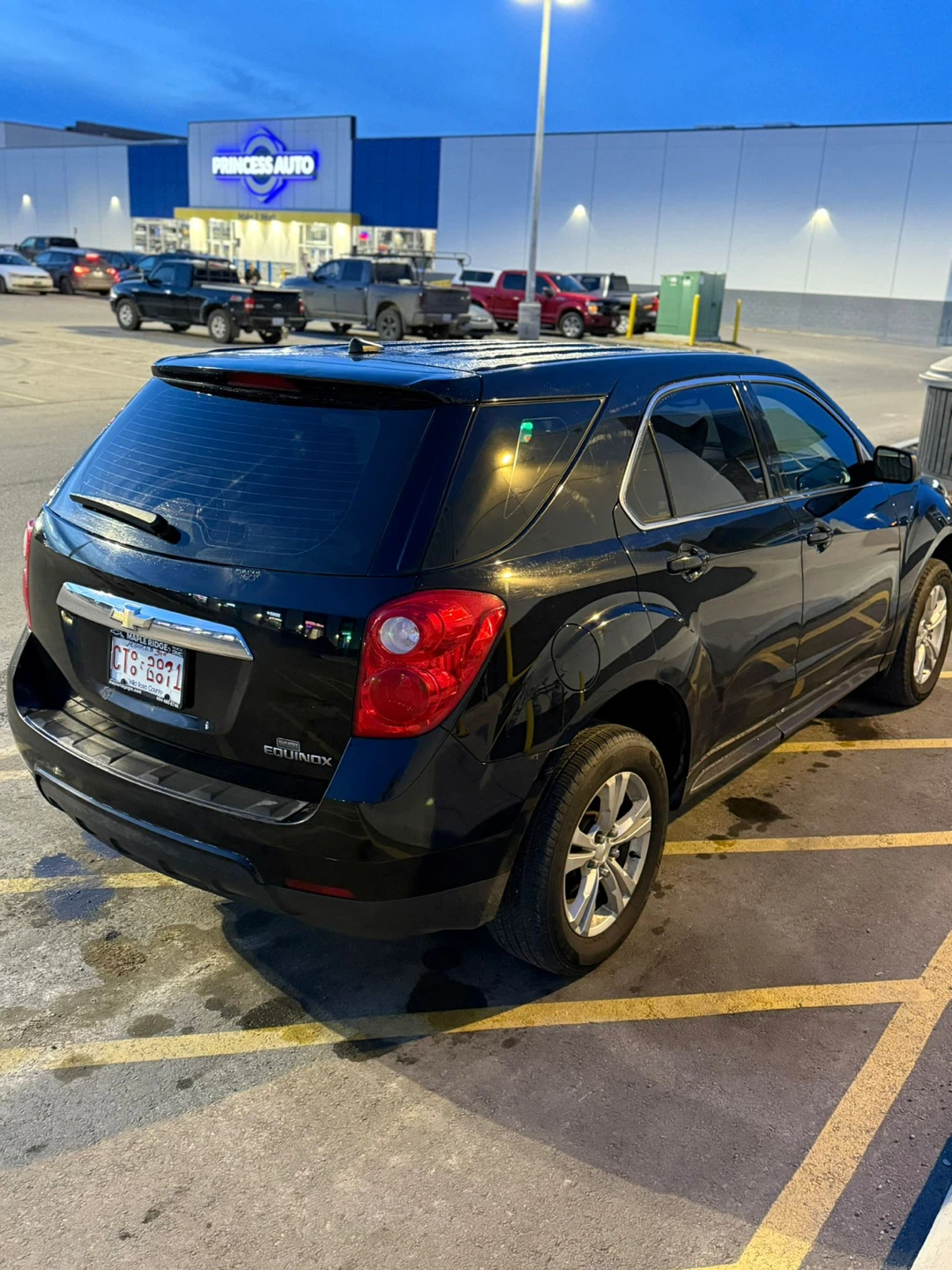 Black Chevrolet Equinox SUV - photo 4