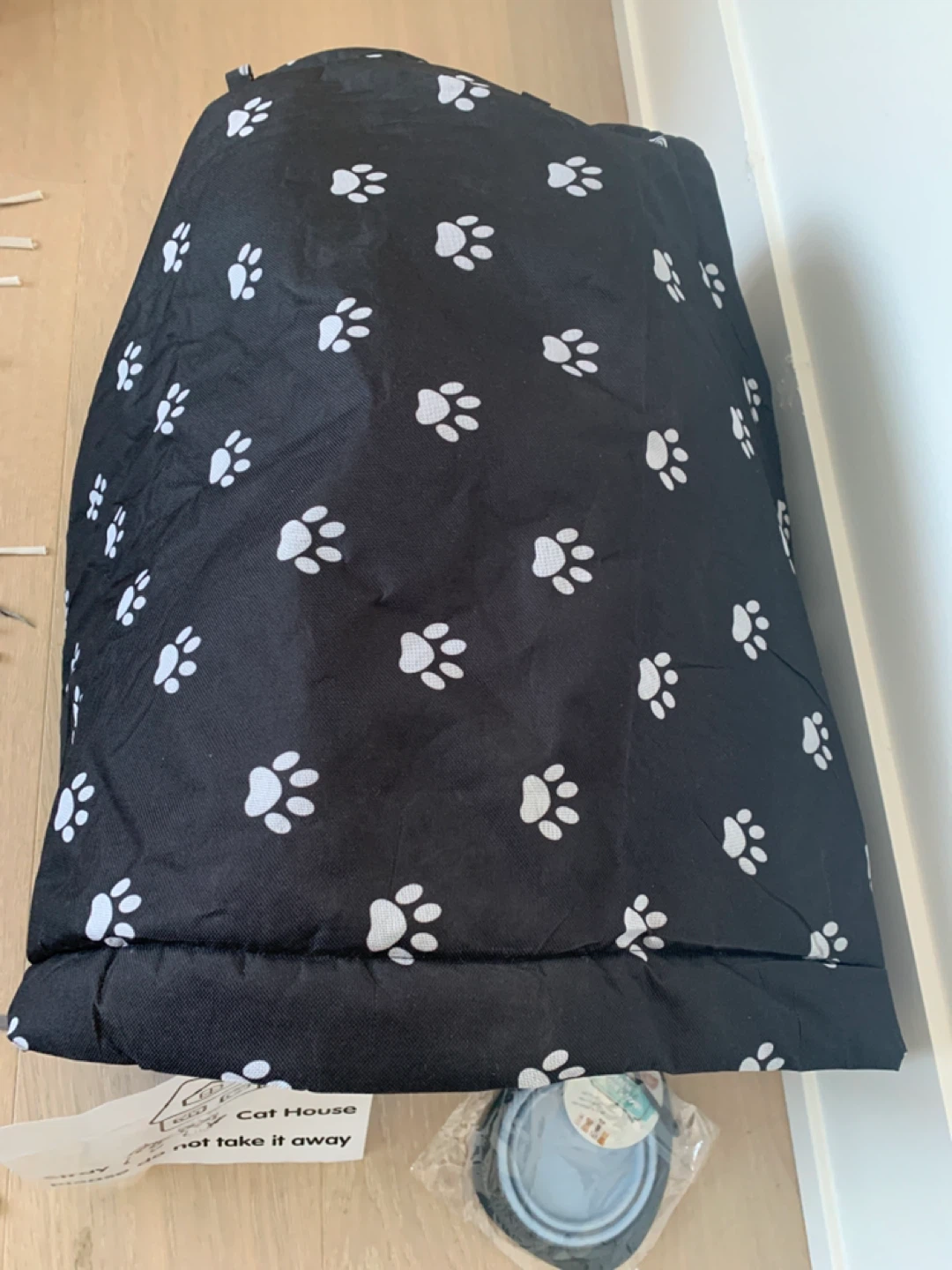 New- black Cat House with Paw Print Design - photo 2