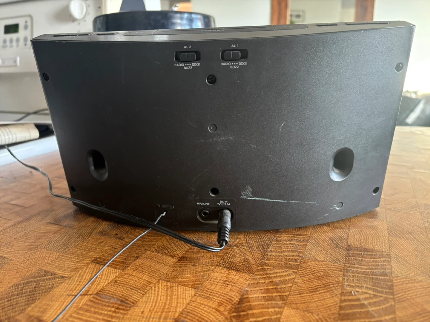 Philips AJ7040D/37 Clock Radio Speaker Dock - photo 3