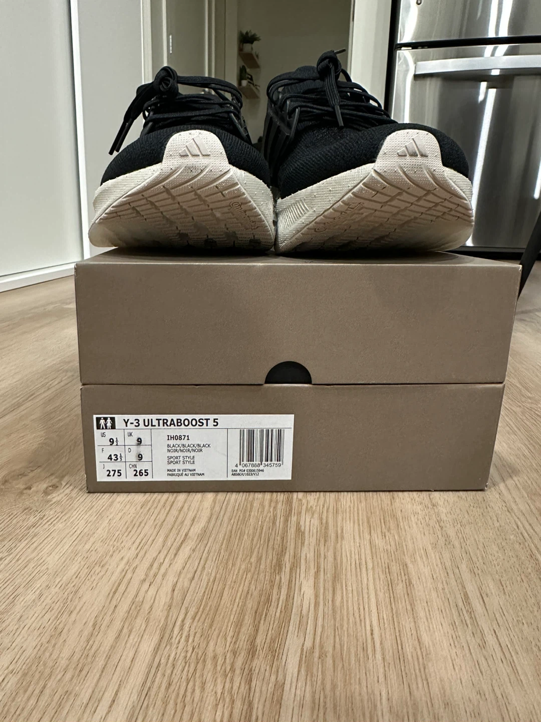 Y-3 Ultraboost 5 Shoes - photo 4