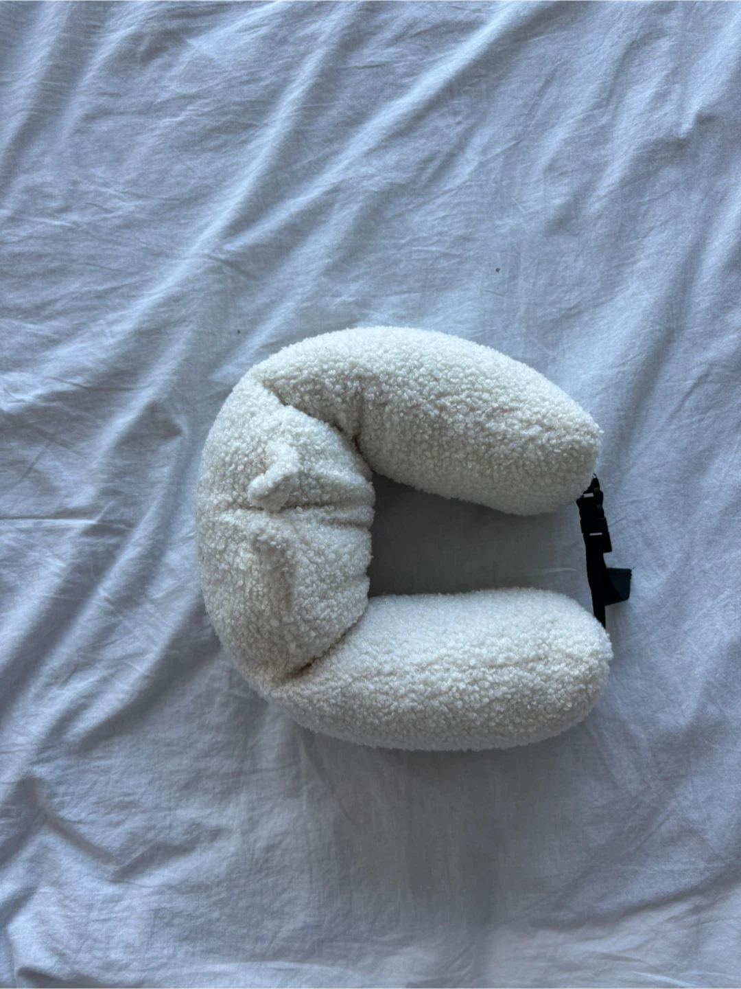 White Fleece Neck Pillow for Travel - photo 2