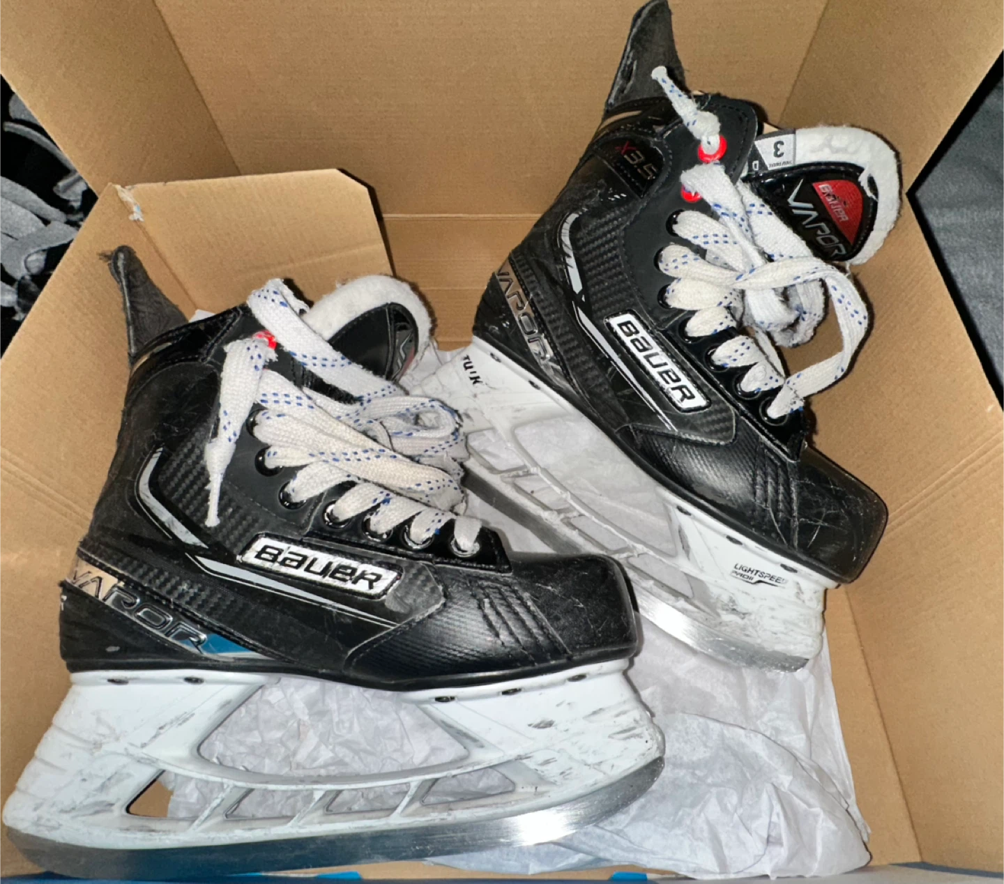 Various hockey skates - kids sizes