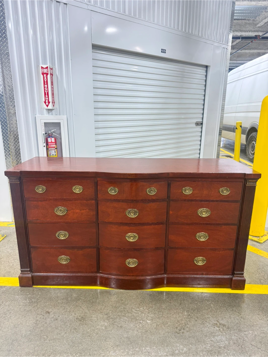 Free delivery salid wood dresser