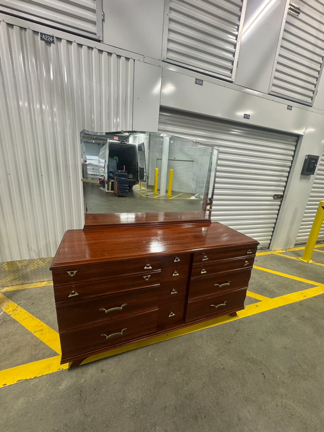 Free delivery mcm dresser & mirorr - photo 2
