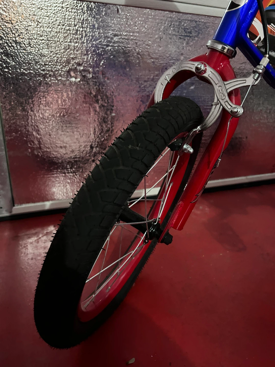 HYPER BICYCLES 16 INCH HOT WHEELS - photo 4
