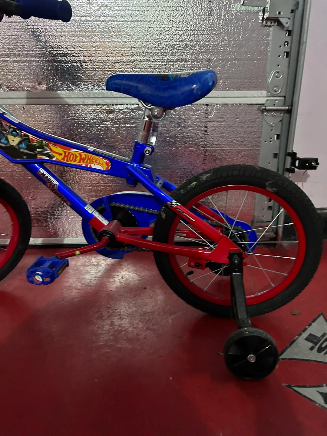 HYPER BICYCLES 16 INCH HOT WHEELS - photo 2