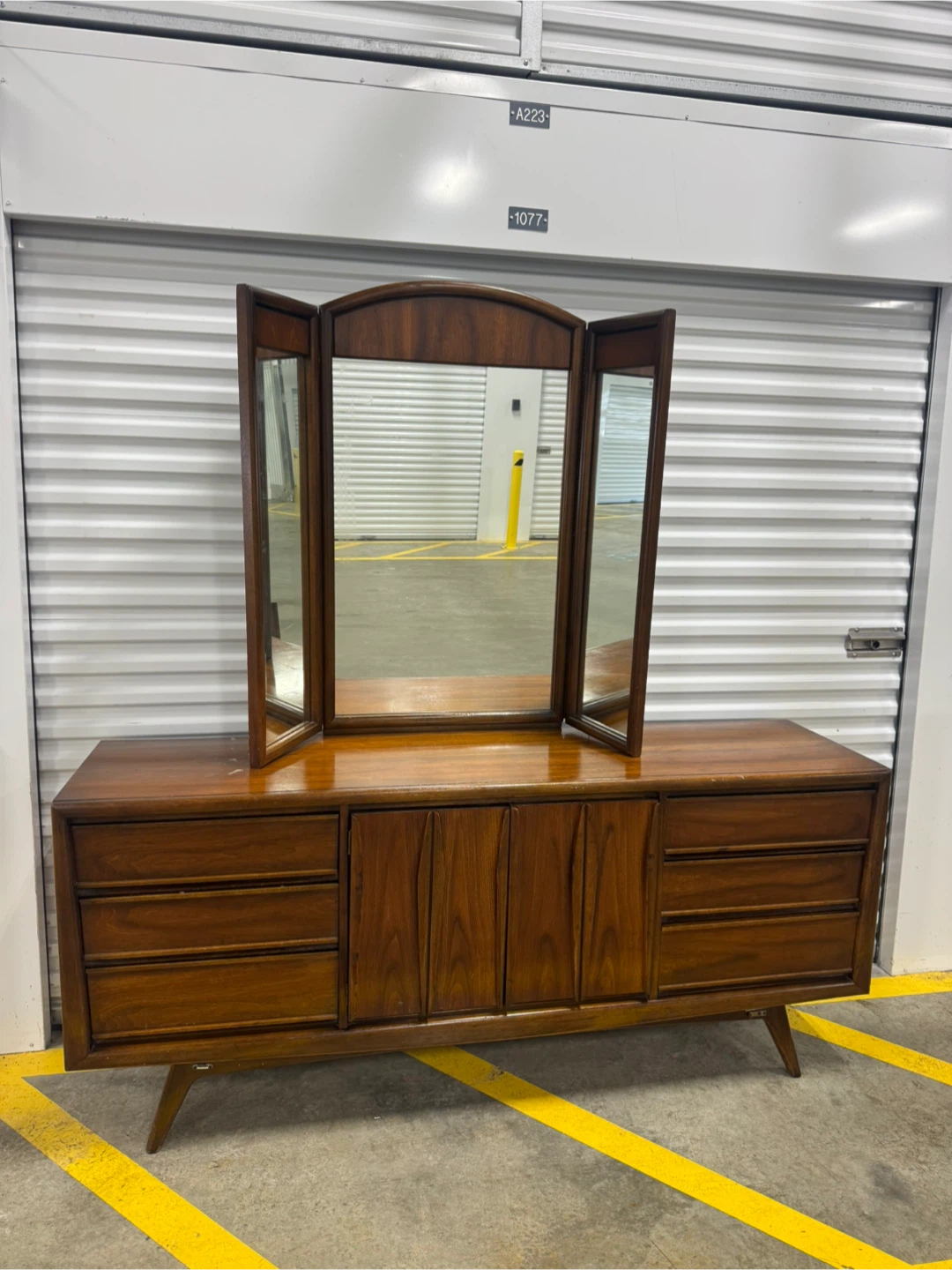 Free delivery mcm united dresser - photo 3