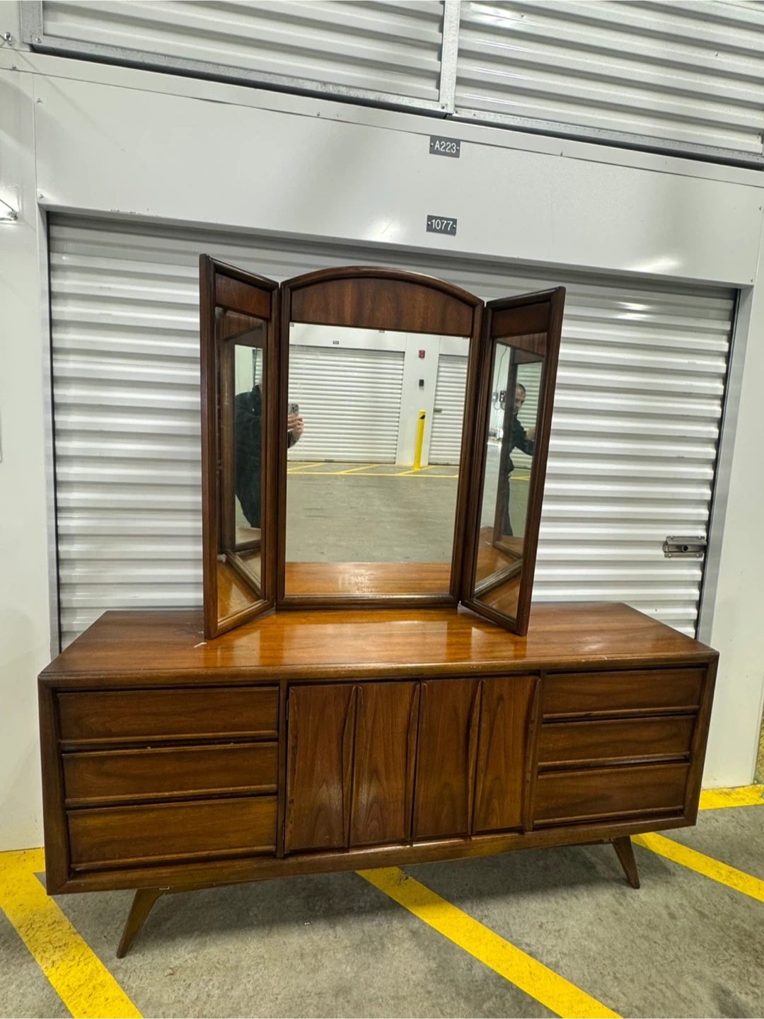 Free delivery mcm united dresser - photo 2