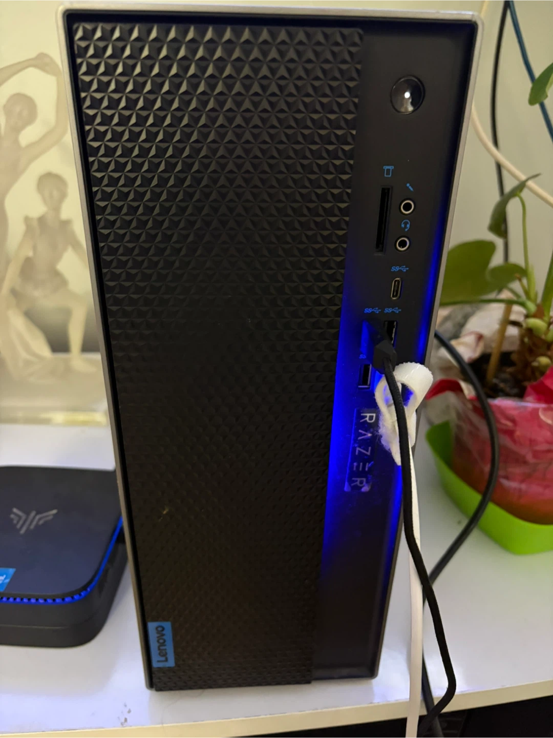 Lenovo Desktop PC