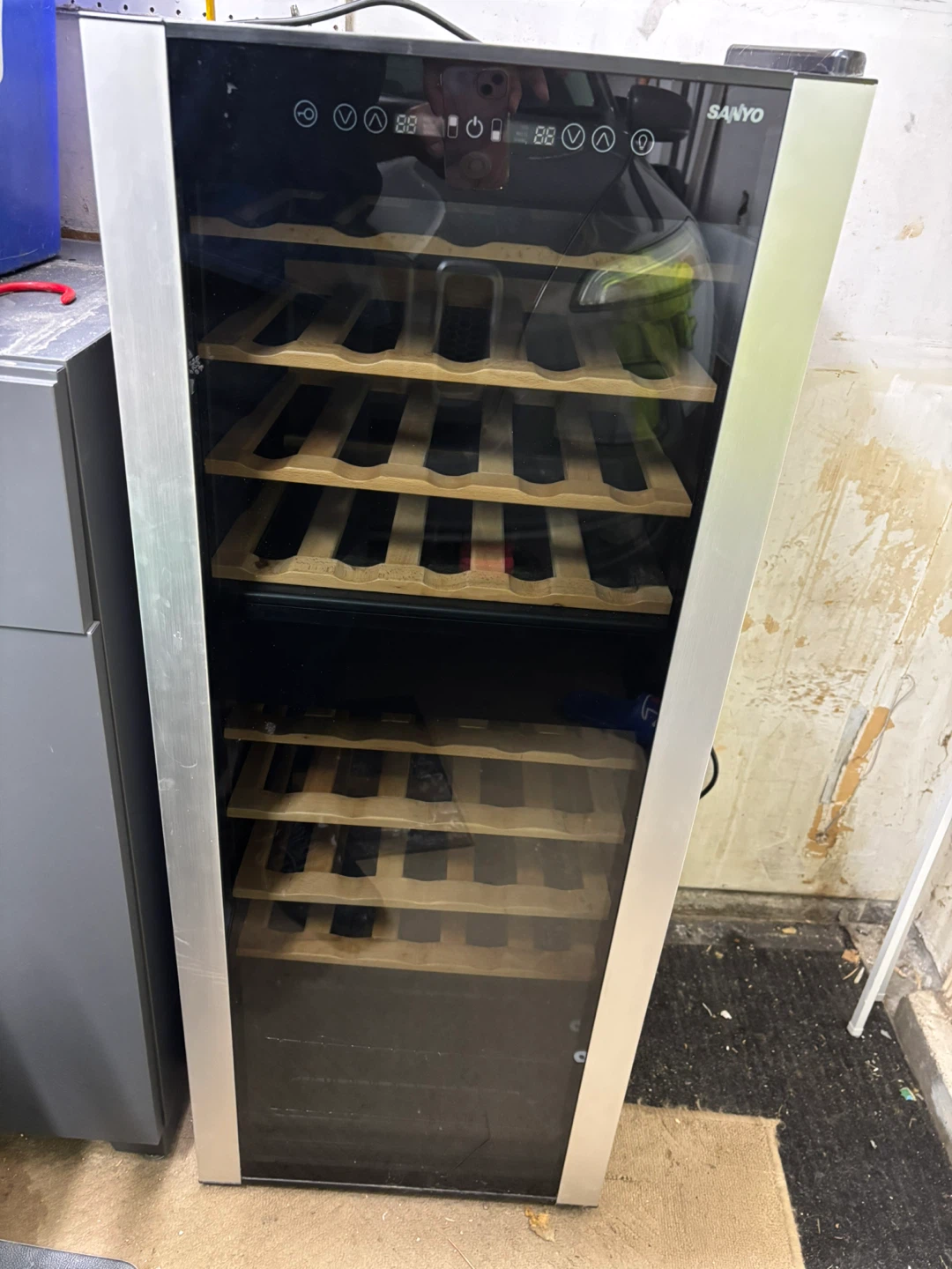 Sanyo Wine Cooler Fridge - photo 2