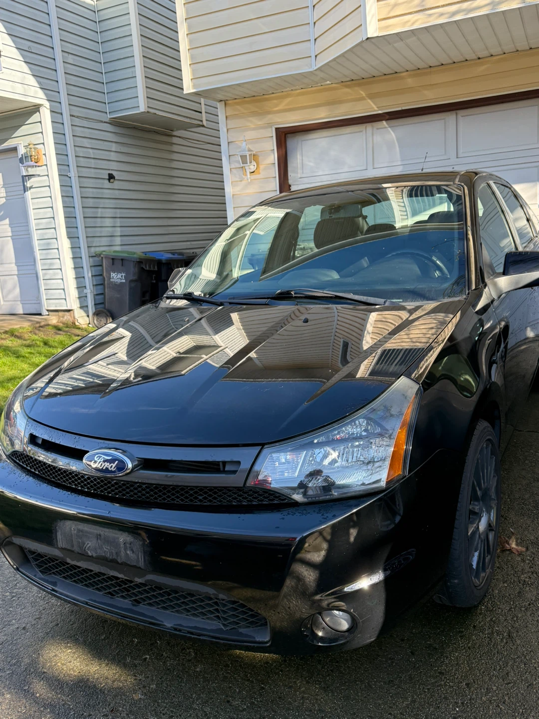 2010 Ford Focus SES Sedan - Black - photo 2