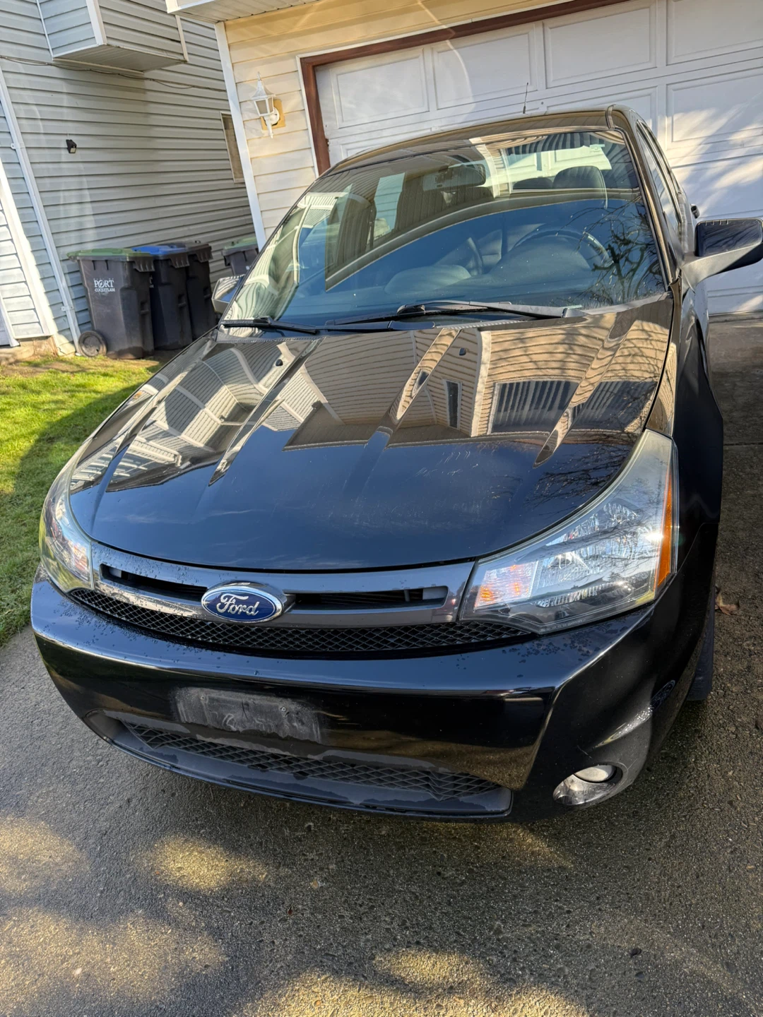 2010 Ford Focus SES Sedan - Black - photo 4