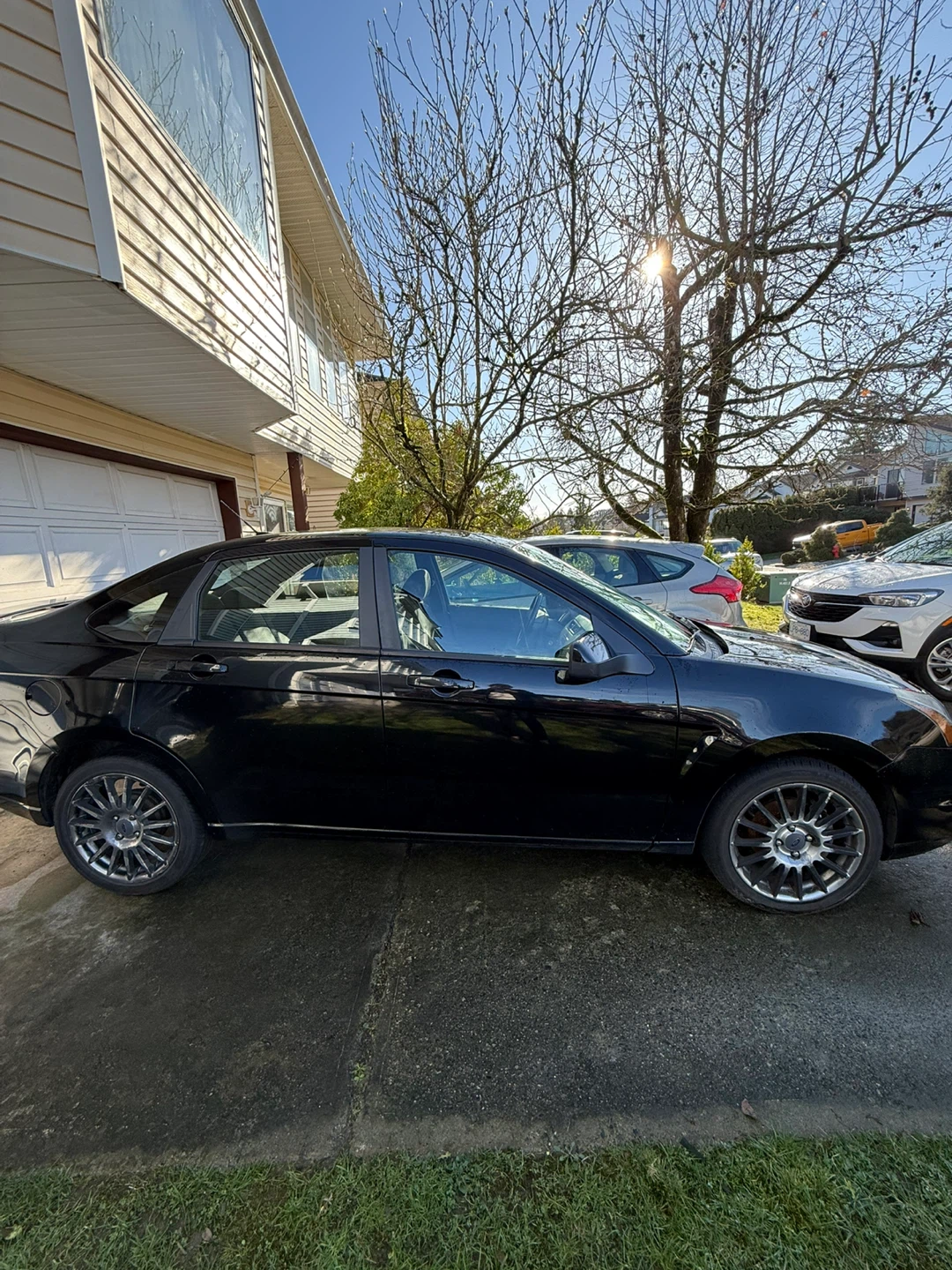 2010 Ford Focus SES Sedan - Black
