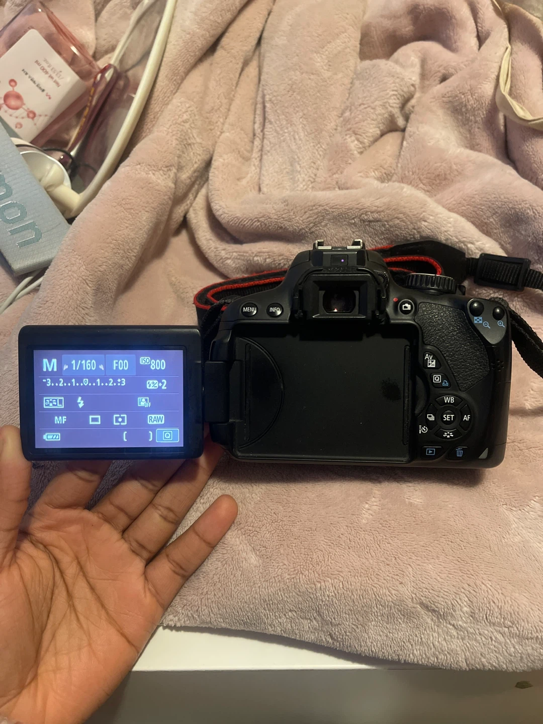 Canon EOS Rebel T4i DSLR Camera - photo 4