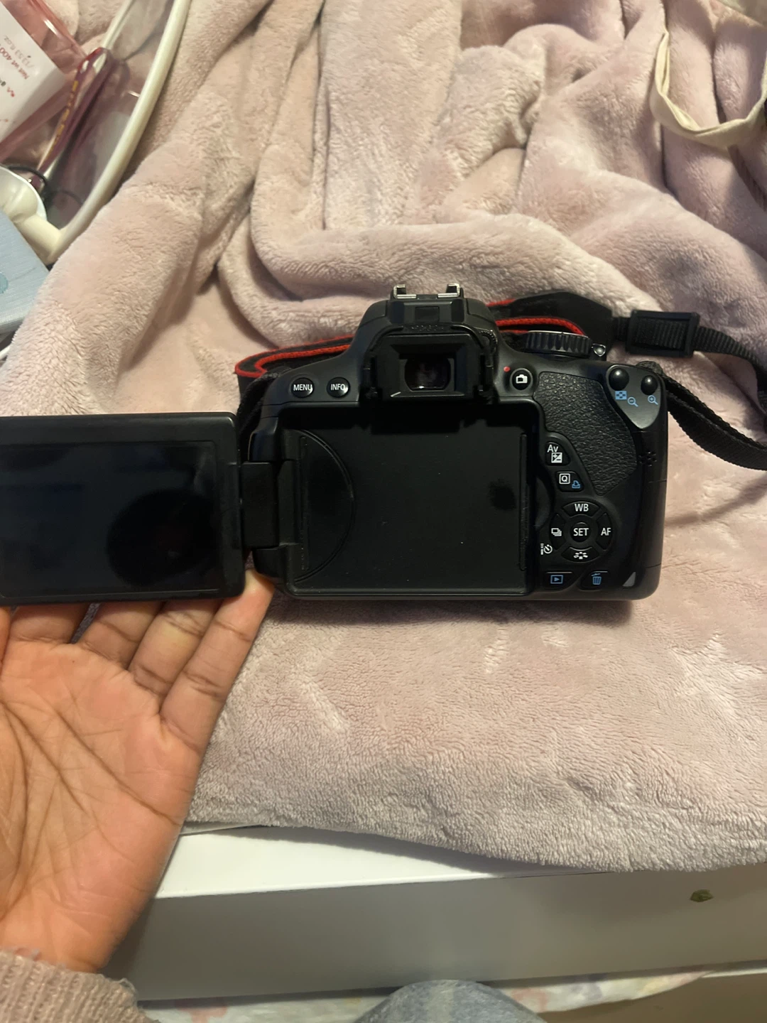 Canon EOS Rebel T4i DSLR Camera - photo 3