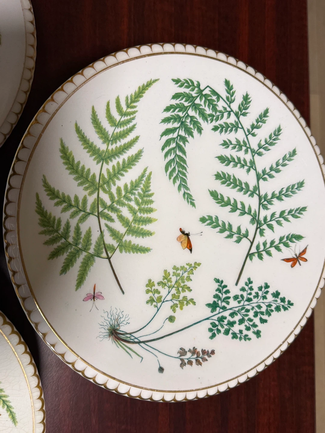 Decorative Cake Stands with Fern and Insect Design - photo 4