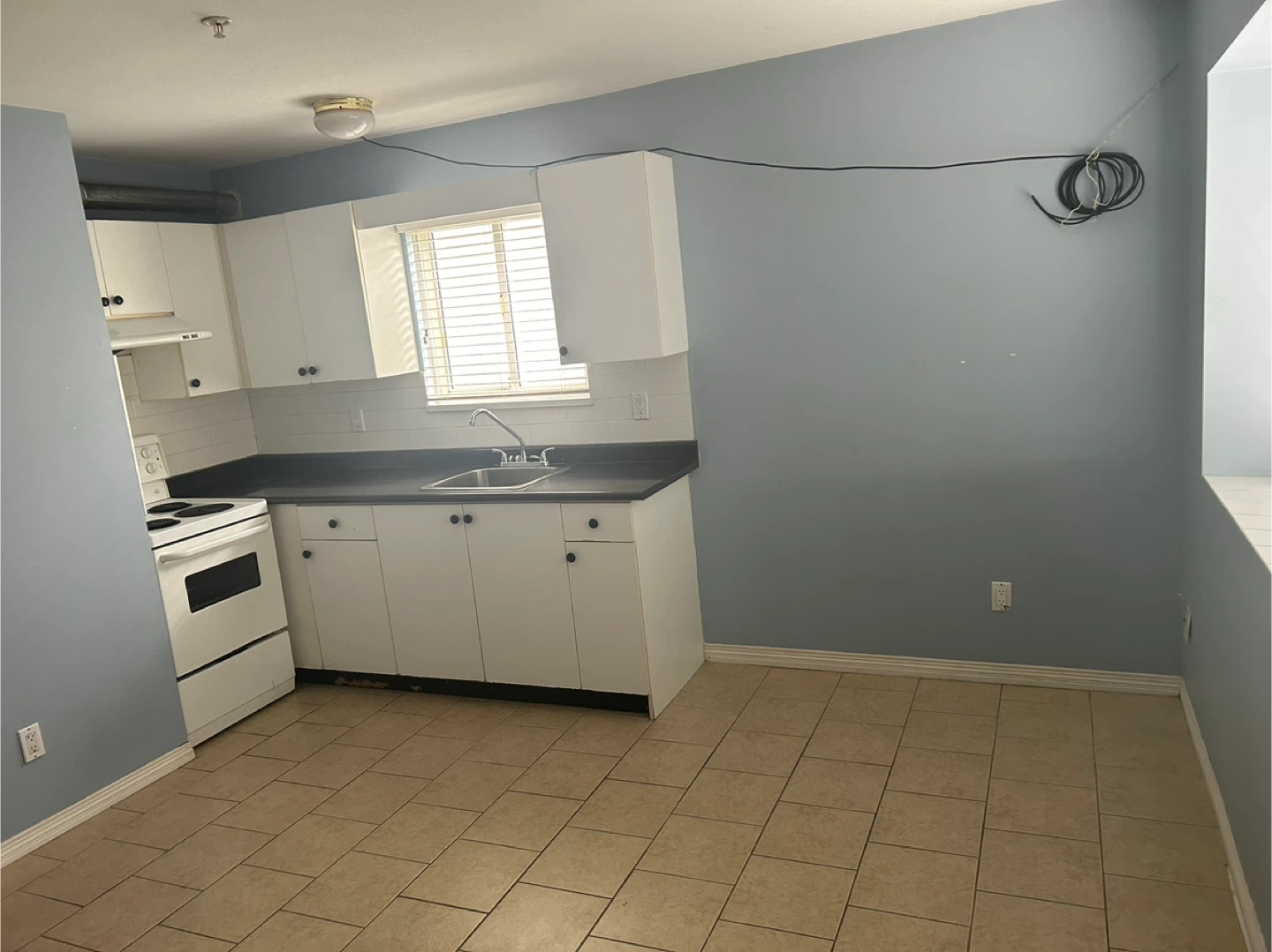 One Bedroom One Bathroom Bedroom Suite for Rent - photo 5