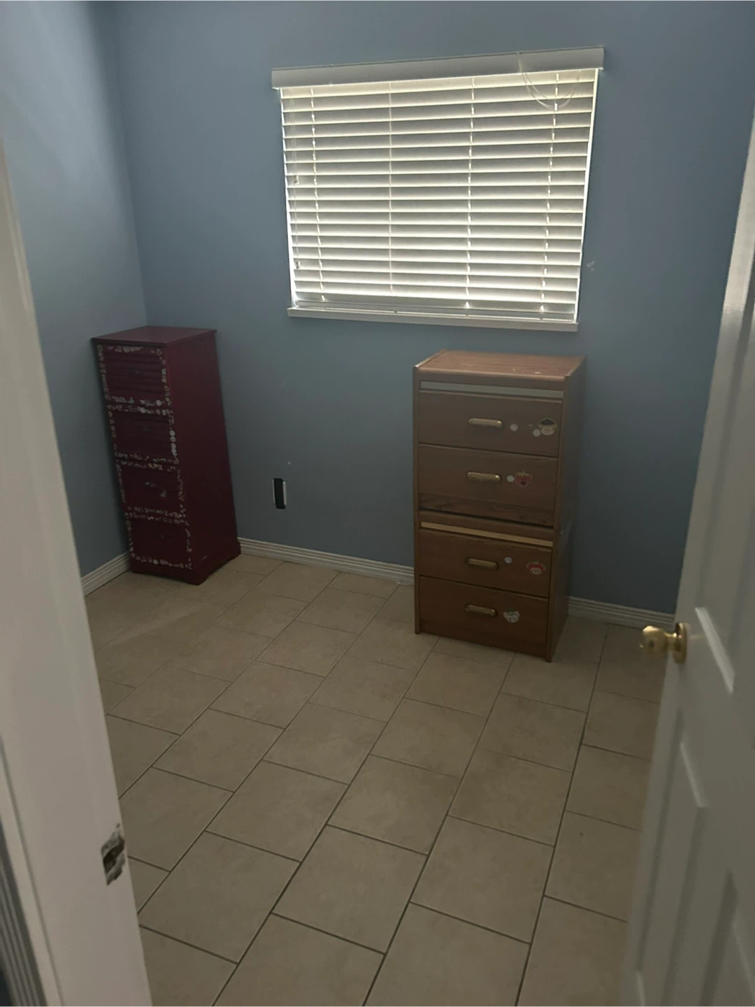 One Bedroom One Bathroom Bedroom Suite for Rent - photo 3