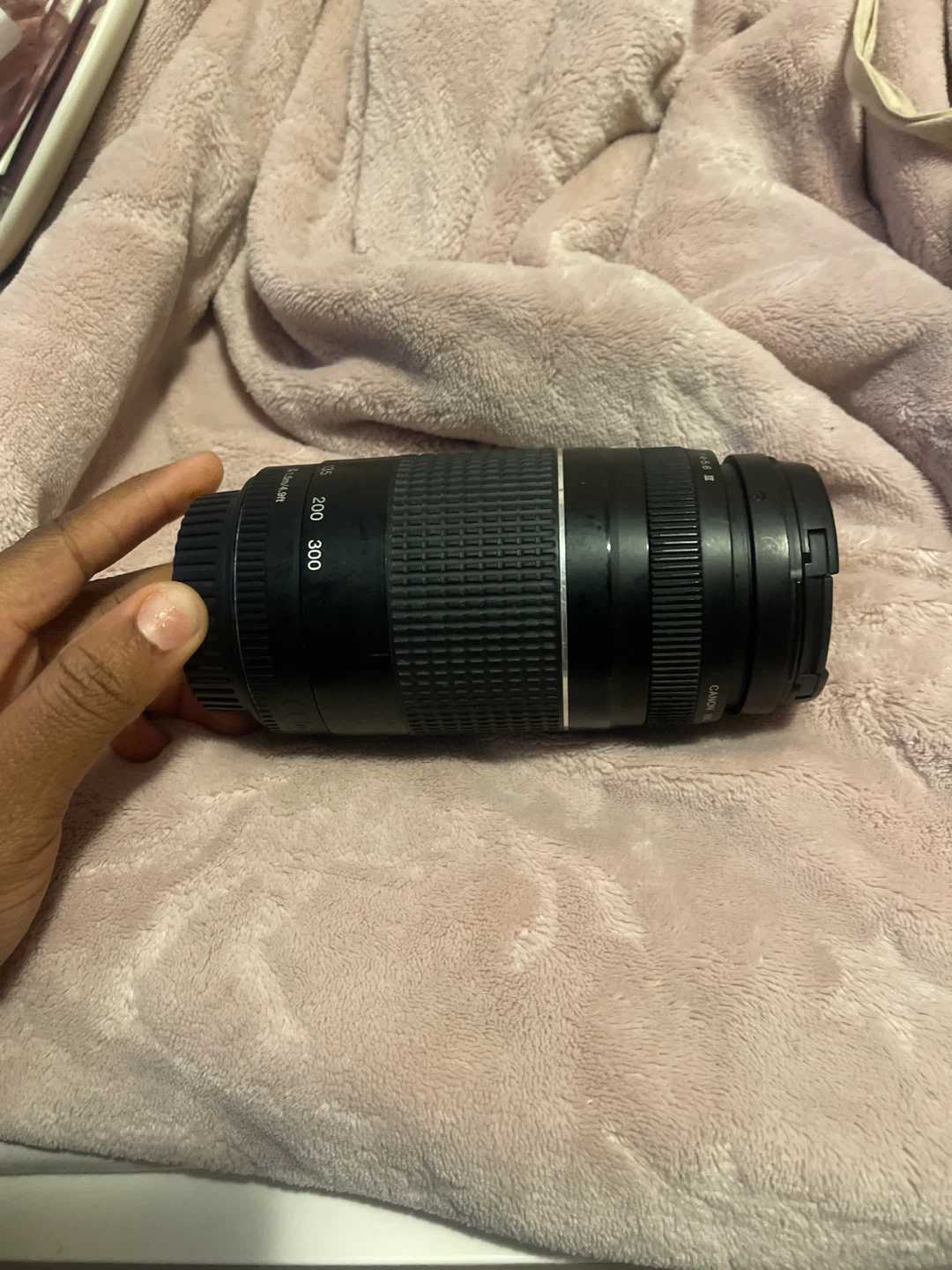 Canon EF 75-300mm f/4-5.6 III Zoom Lens - photo 2