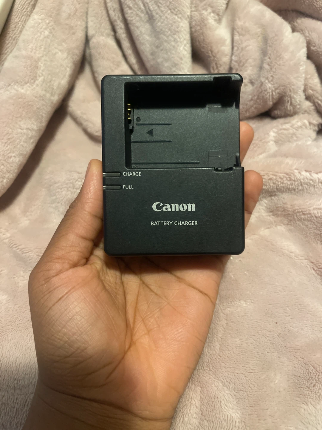 Canon LC-E8E Battery Charger for Canon LP-E8 Battery