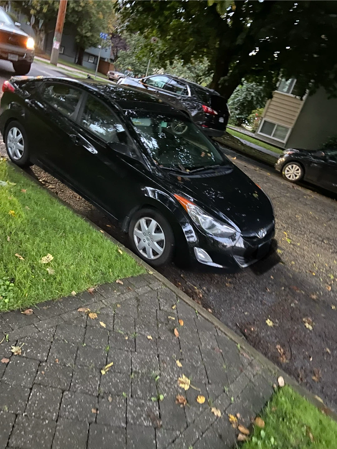 Black Hyundai Elantra 2013
