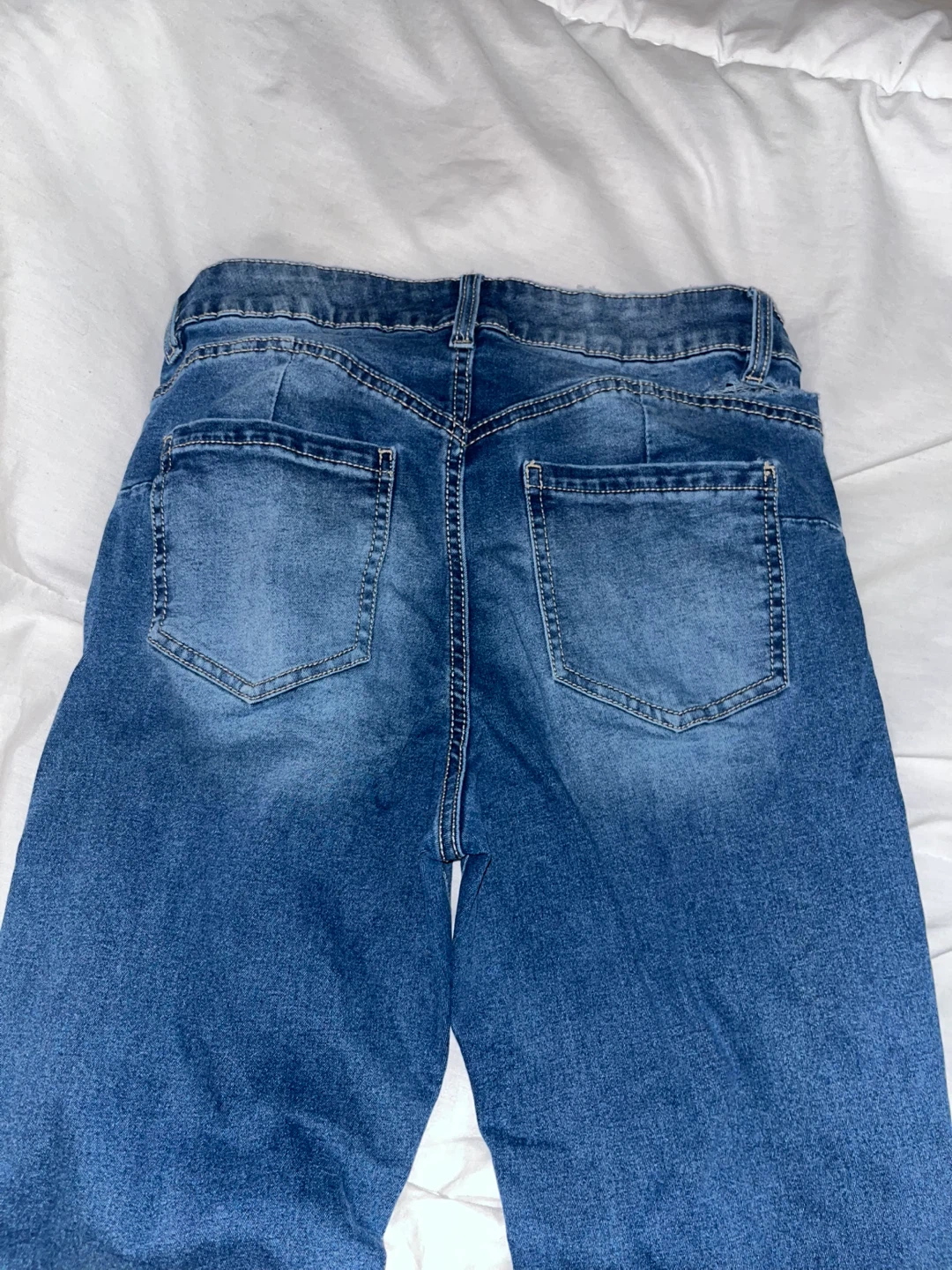 Tear on side - Austin Flare Jeans Size 5 - photo 5