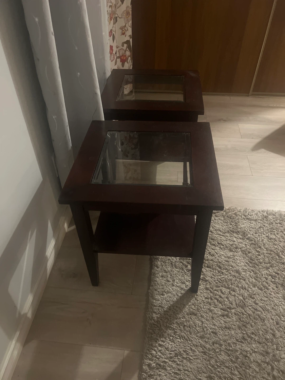 Set of 2 Dark Wood Side Tables with Glass Tops - photo 4