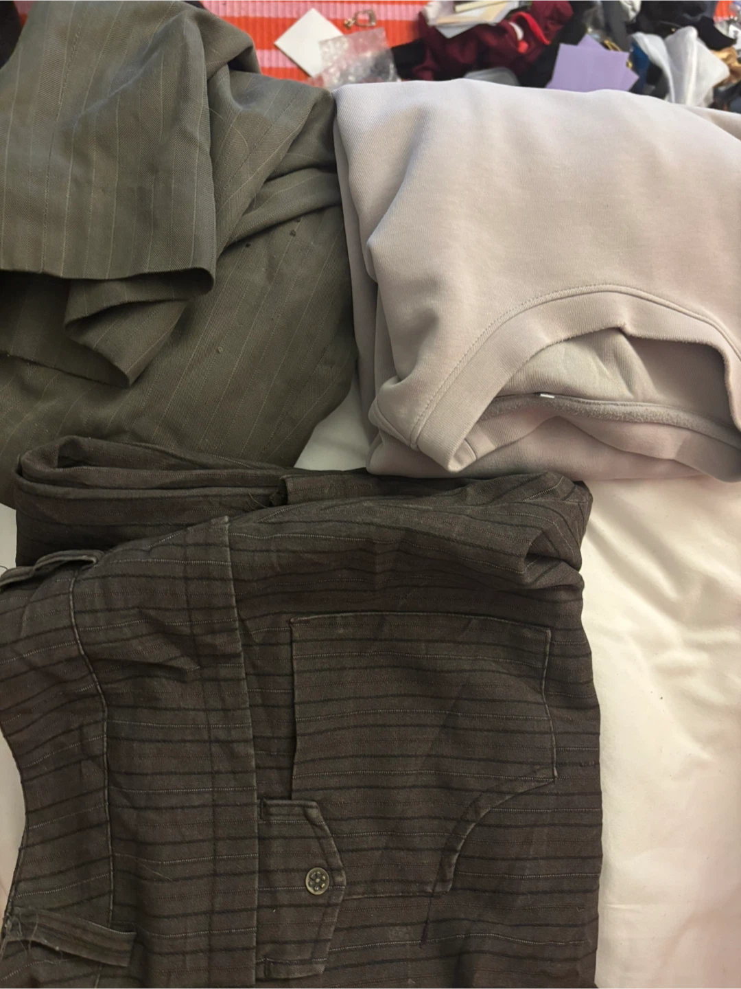 Banana Republic Sweater & Vans T-shirts Bundle - photo 3