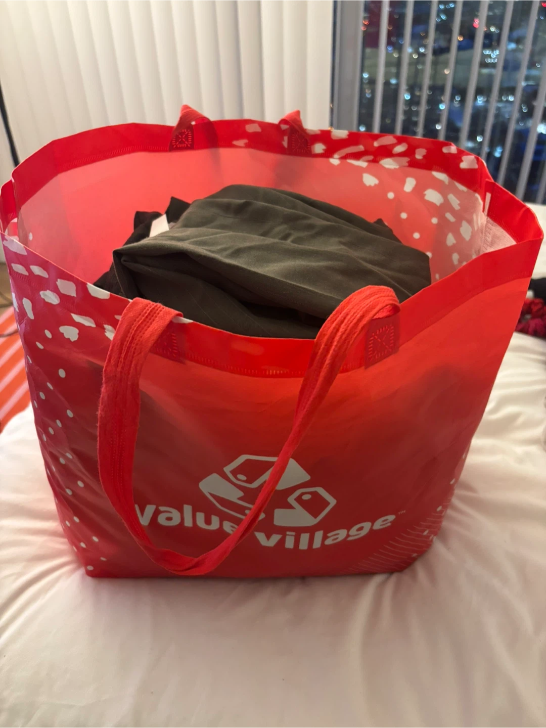 Banana Republic Sweater & Vans T-shirts Bundle