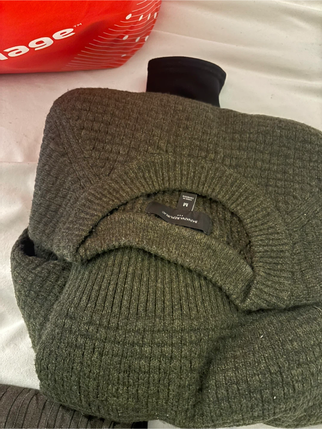 Banana Republic Sweater & Vans T-shirts Bundle - photo 5