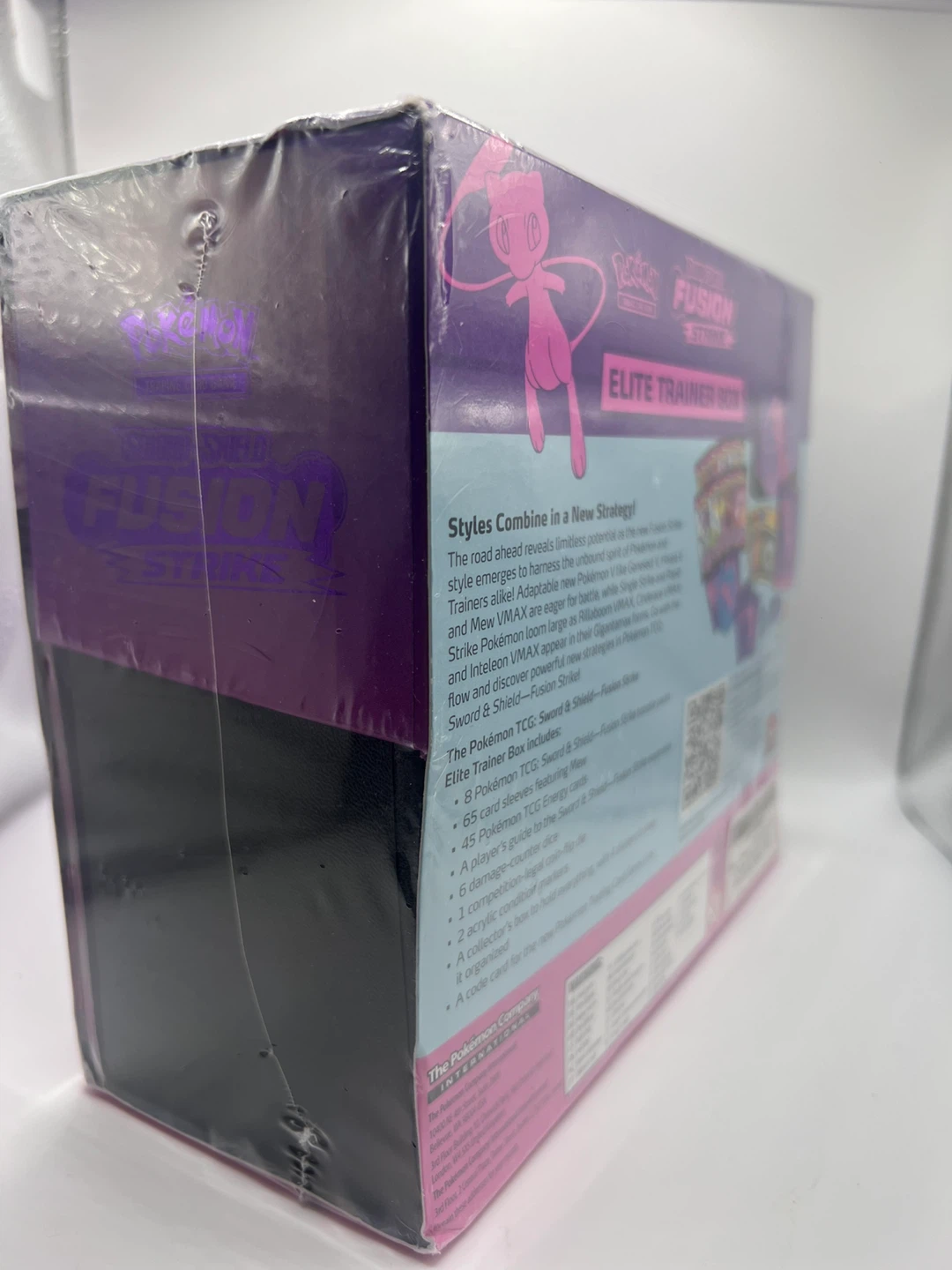 Pokemon TCG Sword & Shield Fusion Strike Elite Trainer Box - photo 5
