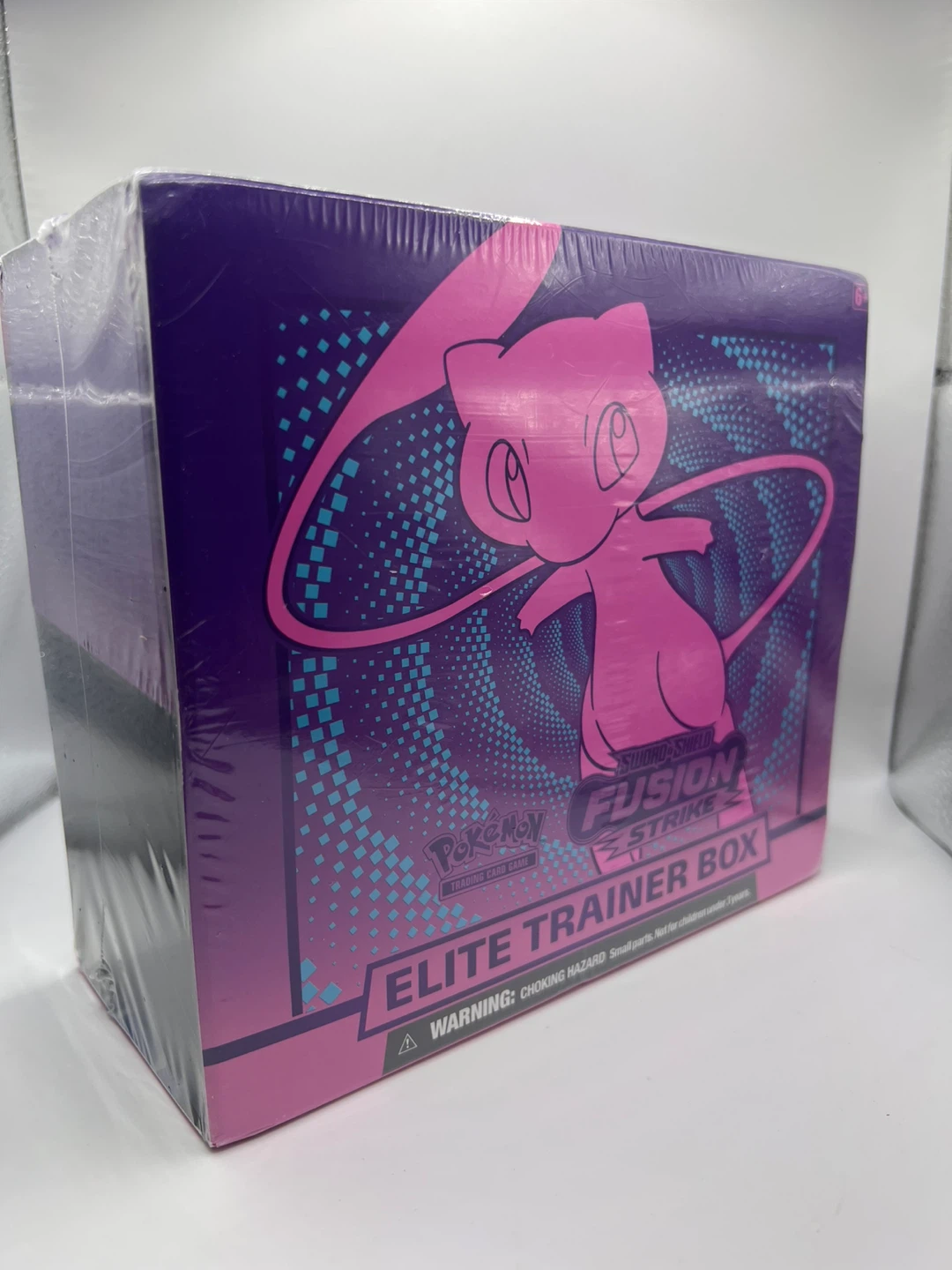 Pokemon TCG Sword & Shield Fusion Strike Elite Trainer Box - photo 3