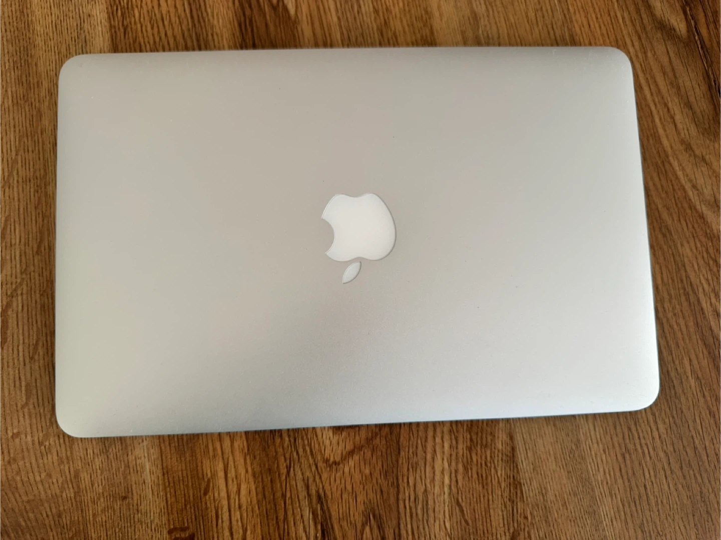Apple MacBook Air 11” Laptop with new case 🏆