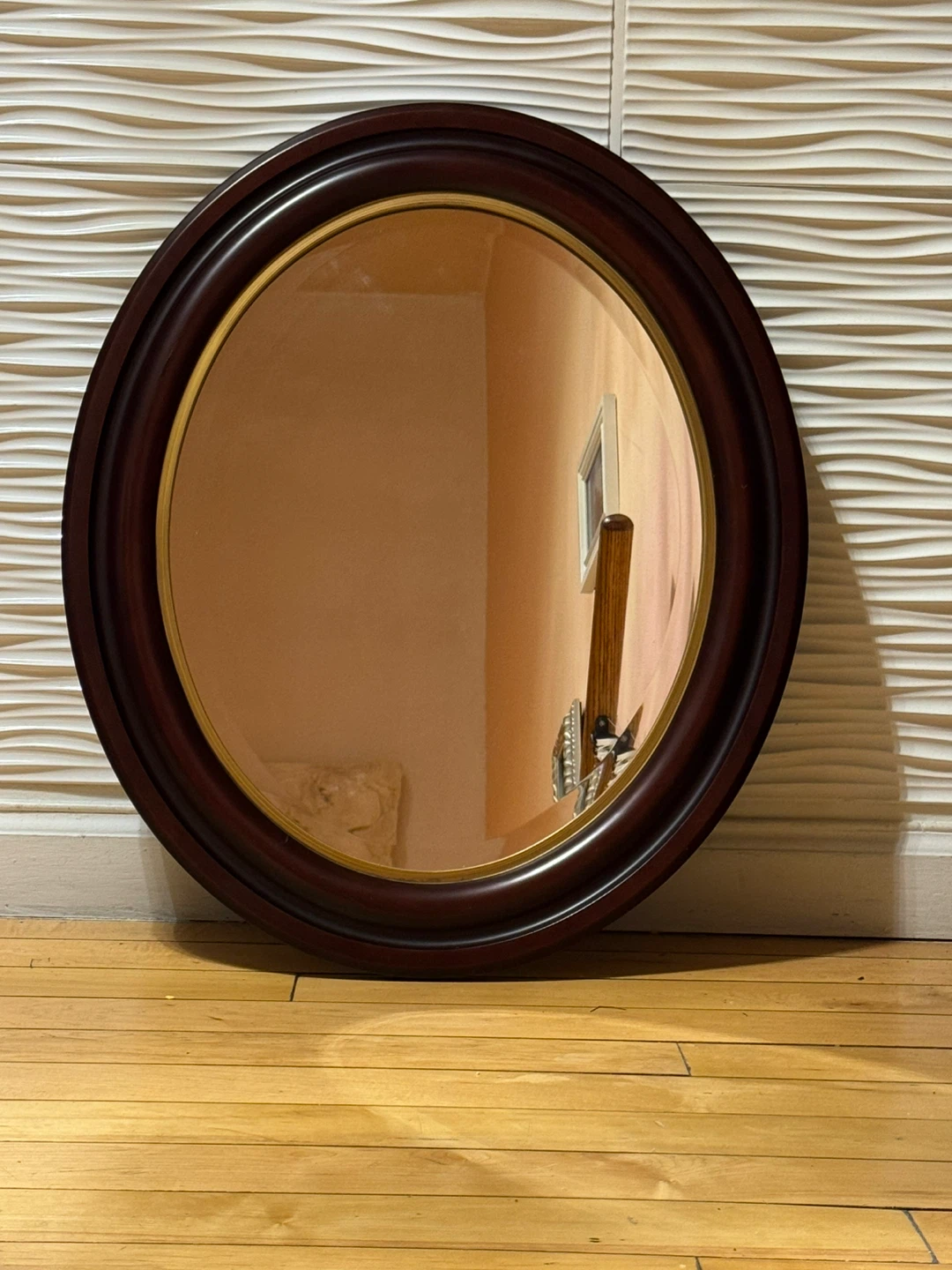 Vintage Victorian Oval Walnut Wall Mirror  19.5x22.5" - photo 2