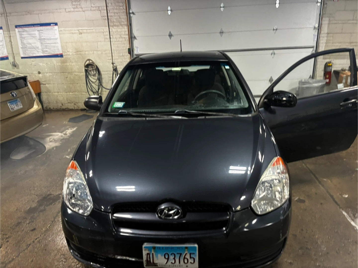 Used Dark Gray Hyundai Accent 3-Door Hatchback - photo 2