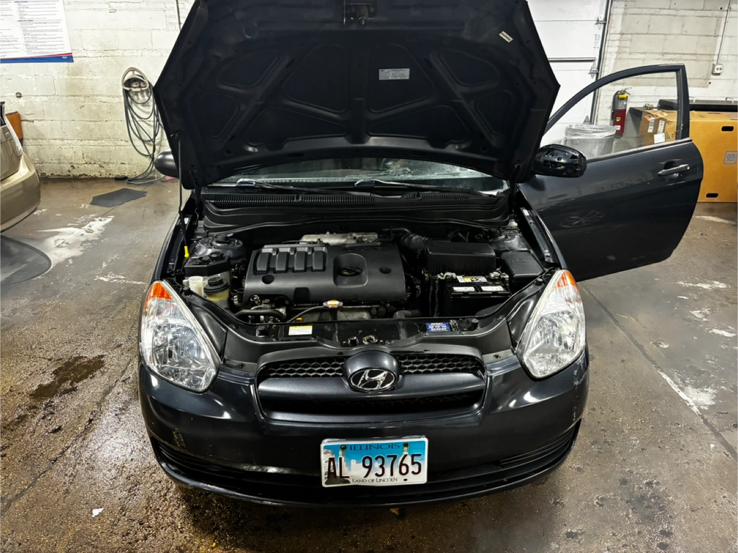Used Dark Gray Hyundai Accent 3-Door Hatchback - photo 4